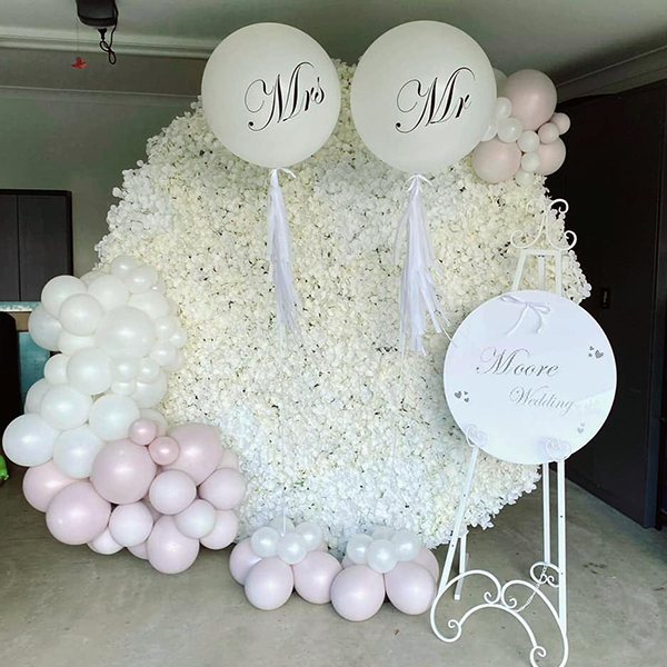 Mr & Mrs Image