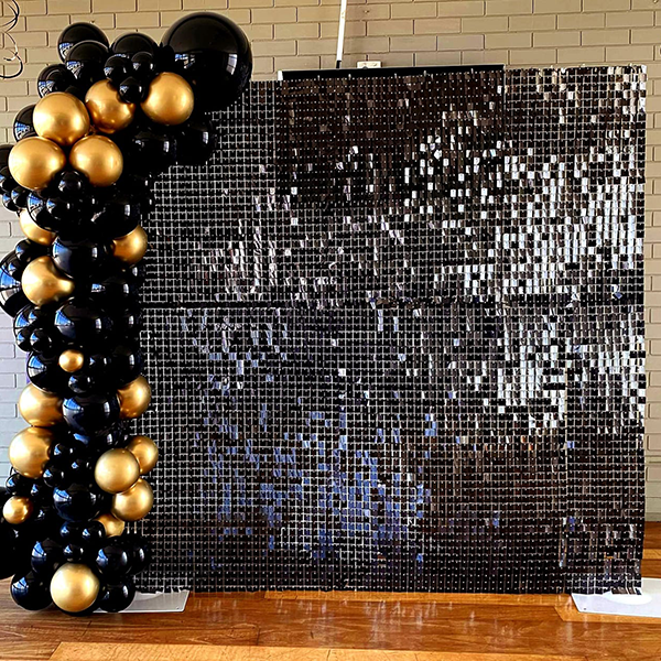 Shimmer Wall Garland Image