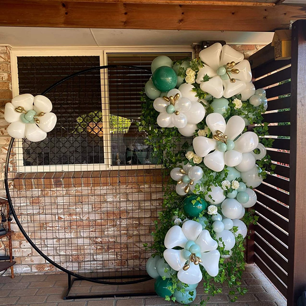 Vines & White Flowers Image