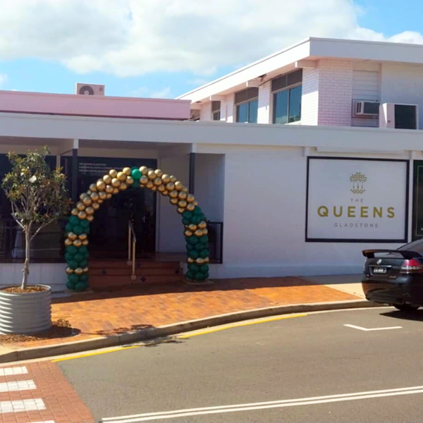 The Queens Hotel Melbourne Cup Day Image